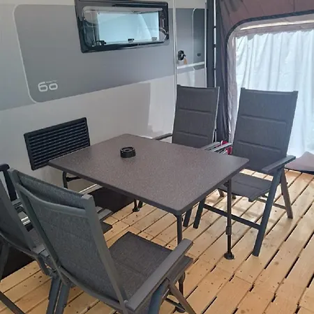 Victoria אתר קמפינג